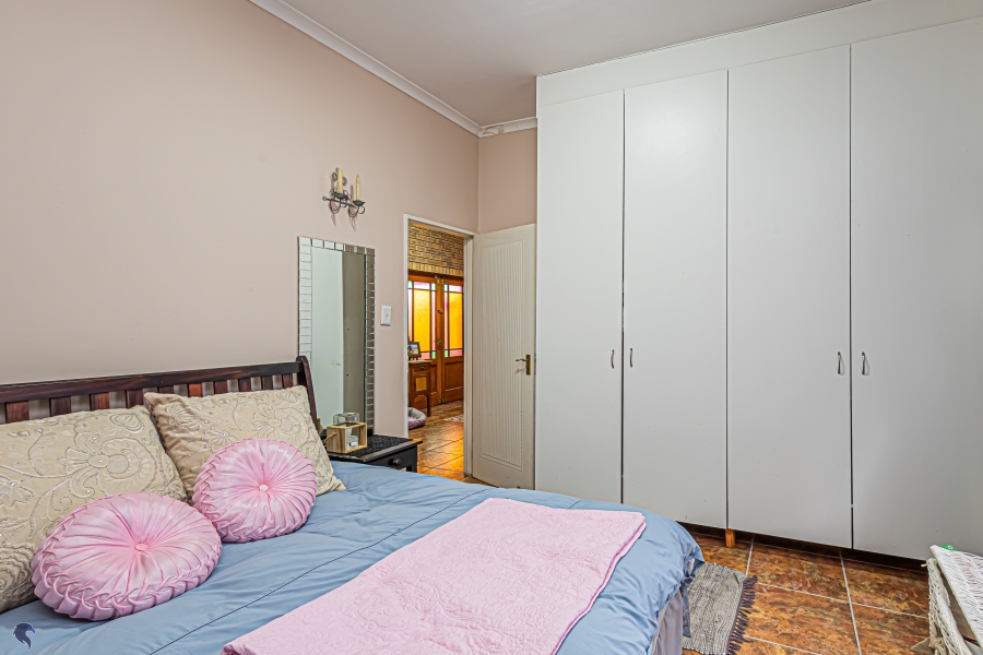 4 Bedroom Property for Sale in Myburgh Park Western Cape